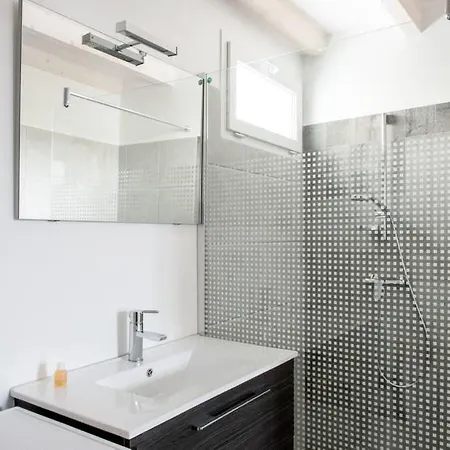 Appartement Les Beaux Rivages - Superbe T1 Bis De 35 M2 - Stationnement Gratuit - Proche Gare Et Port - Gauche *