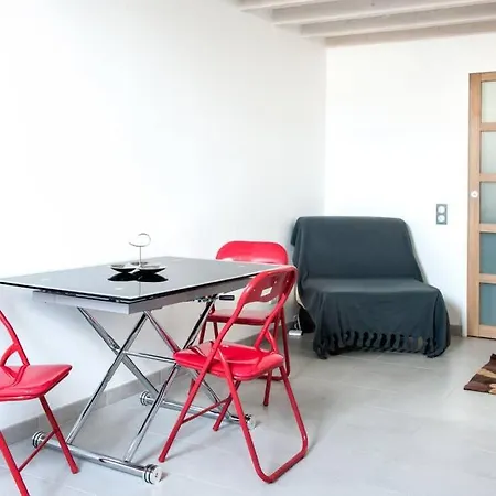 Les Beaux Rivages: Spacious Near Station And Port Apartment