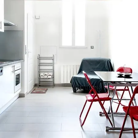 Les Beaux Rivages: Spacious Near Station And Port Apartment