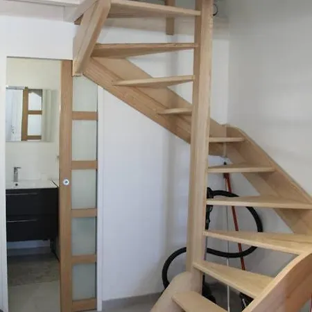 Les Beaux Rivages: Spacious Near Station And Port